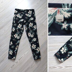 Vuori Stride Leggings Women's Small Navy Floral Performance Athleisure Gym VW429